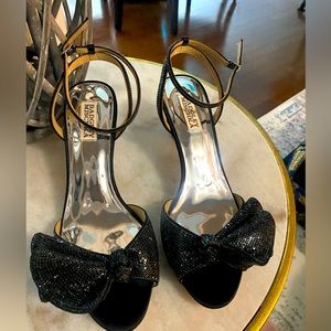 Badgley Mischka Sequined kitten heels